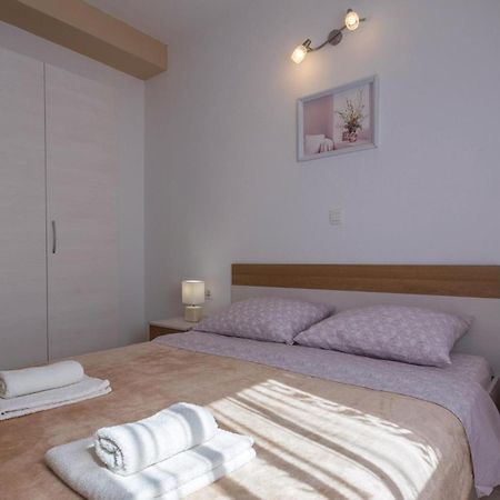 1 Bedroom Lovely Apartment In Komarna Klek Εξωτερικό φωτογραφία