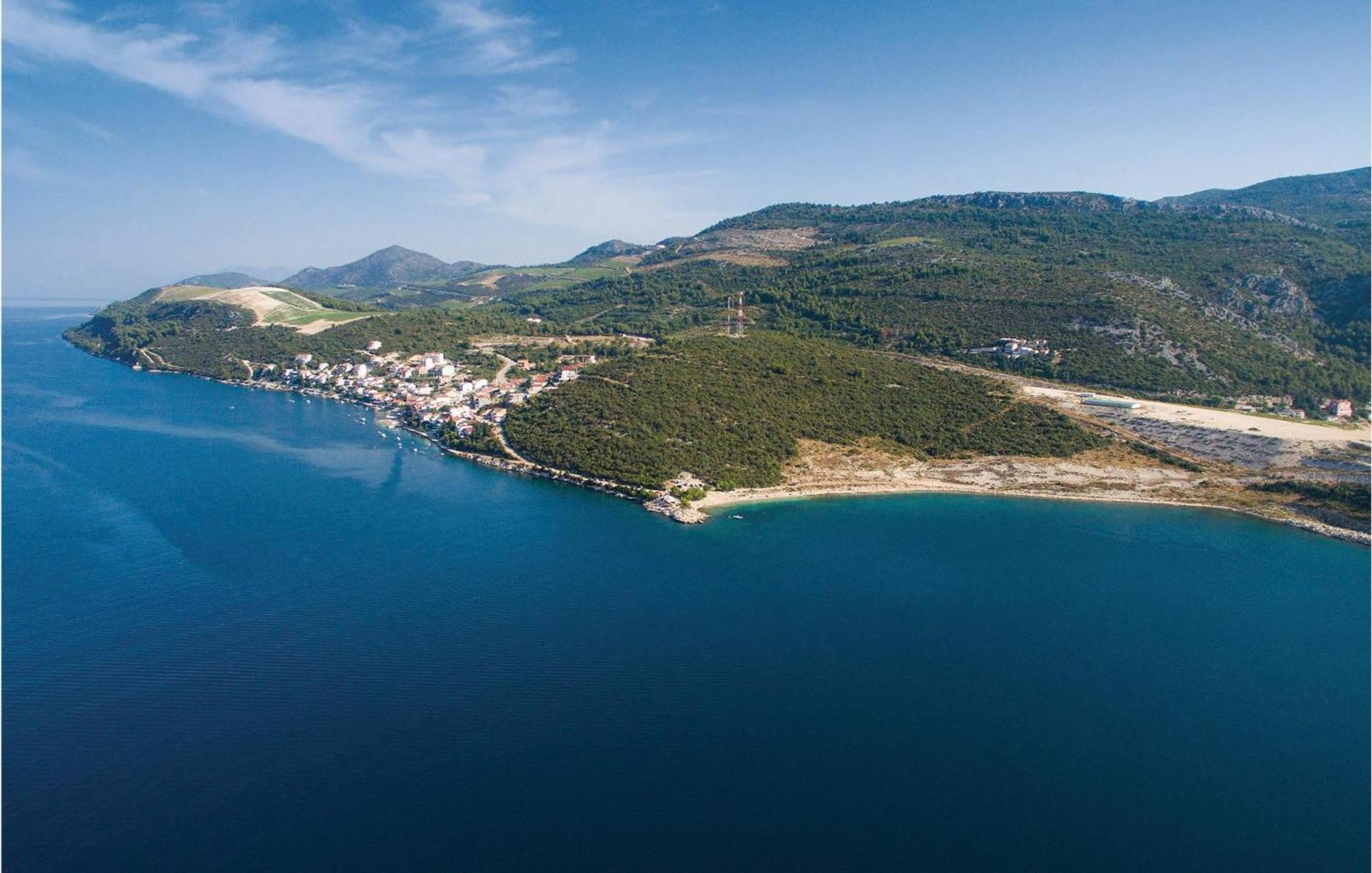 1 Bedroom Lovely Apartment In Komarna Klek Εξωτερικό φωτογραφία