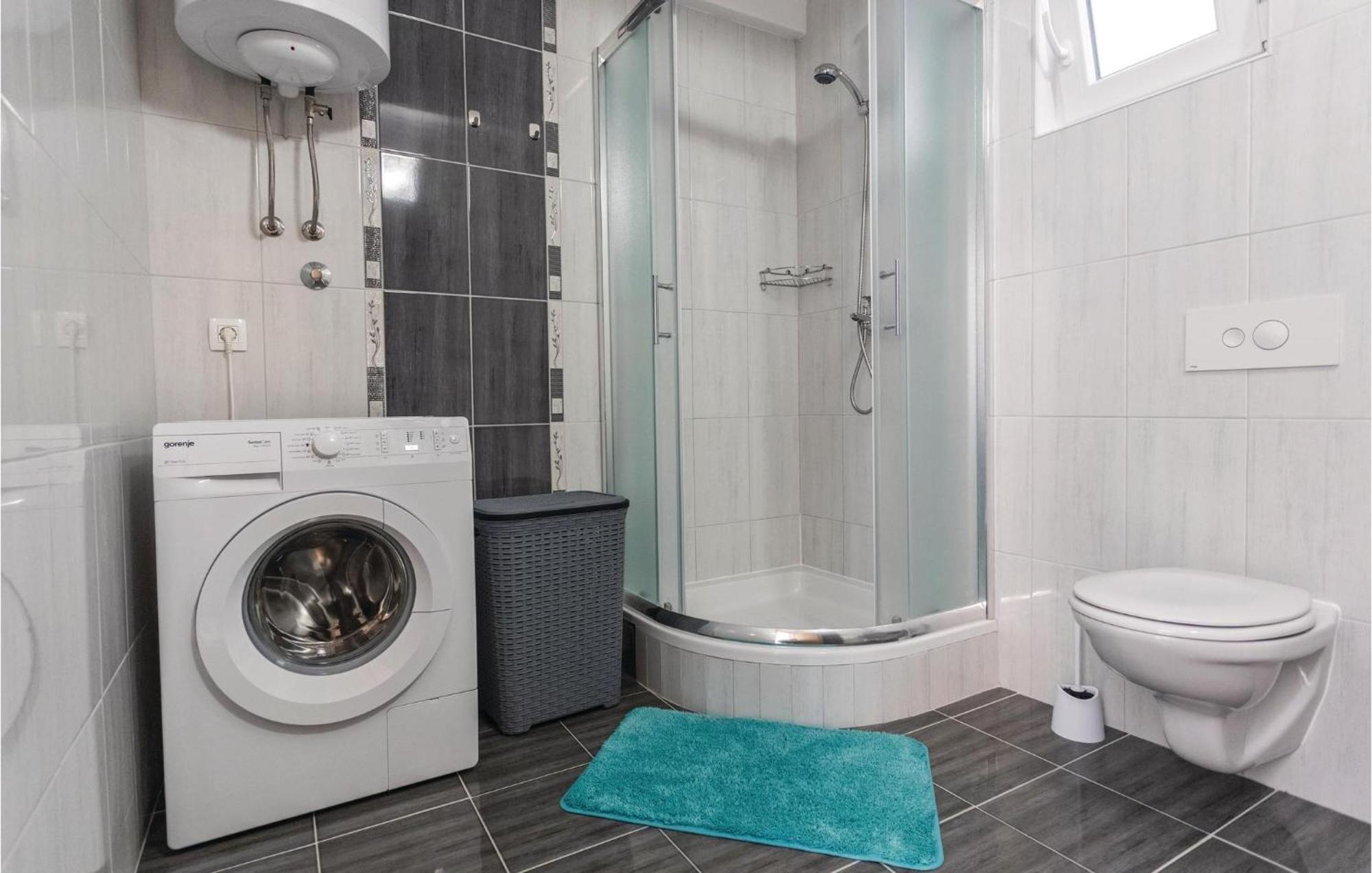 1 Bedroom Lovely Apartment In Komarna Klek Εξωτερικό φωτογραφία