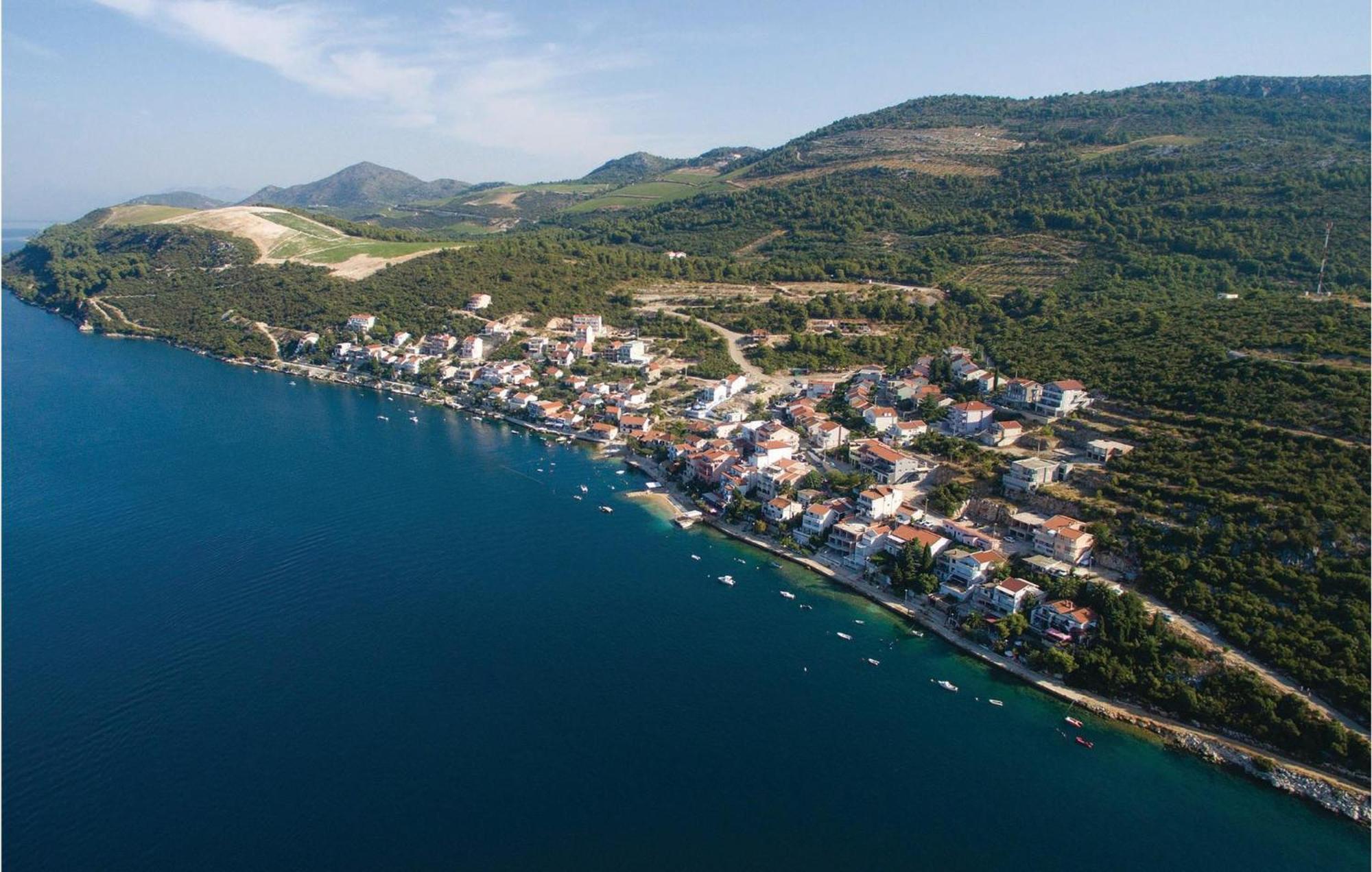 1 Bedroom Lovely Apartment In Komarna Klek Εξωτερικό φωτογραφία